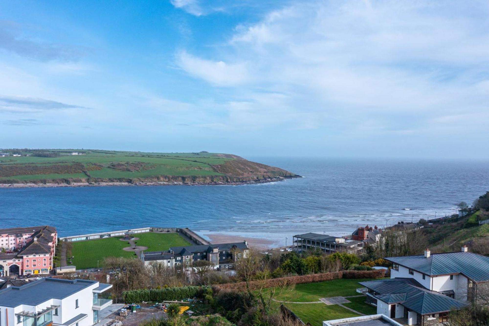Sea Whispers - My Charming Costal Retreat In 욜 외부 사진