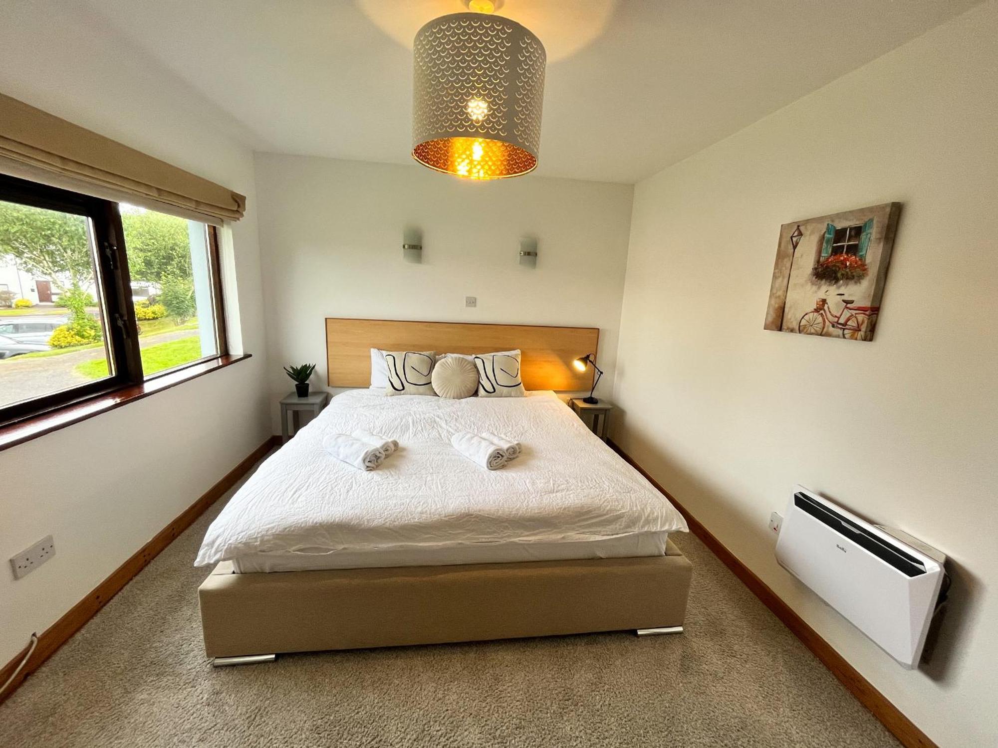 Sea Whispers - My Charming Costal Retreat In 욜 외부 사진