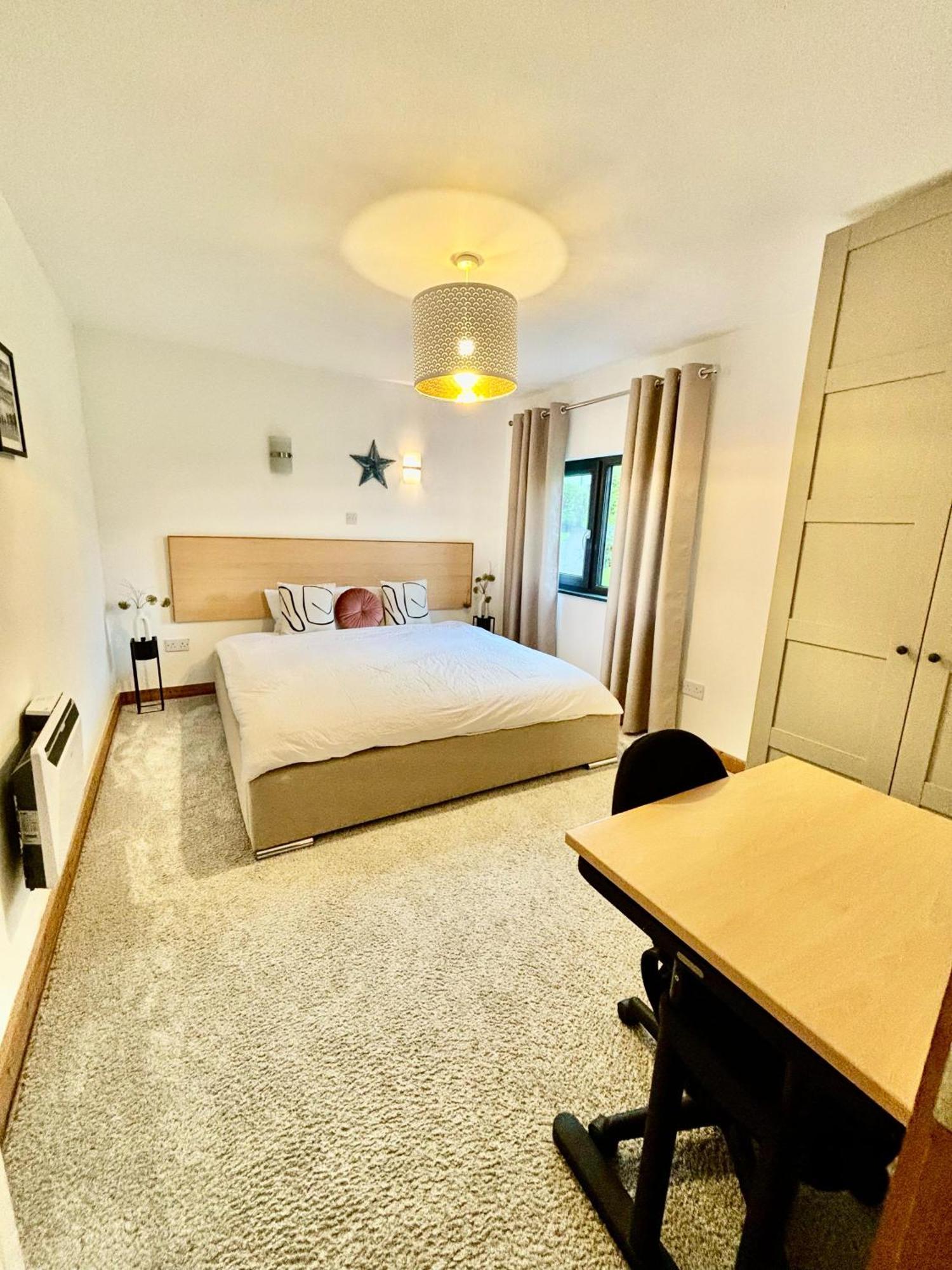 Sea Whispers - My Charming Costal Retreat In 욜 외부 사진
